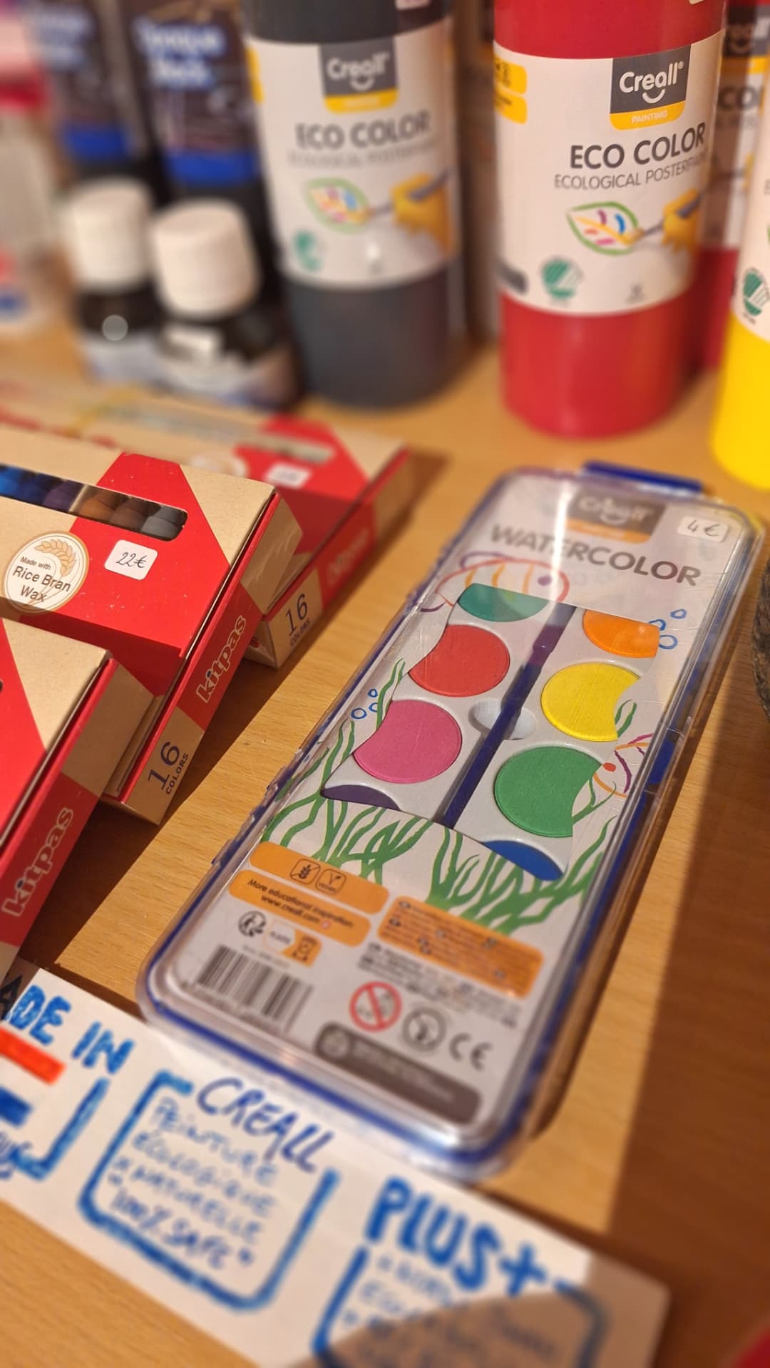 Boîte d'aquarelle et craies Kitpas avec peintures Creall chez Luxiol