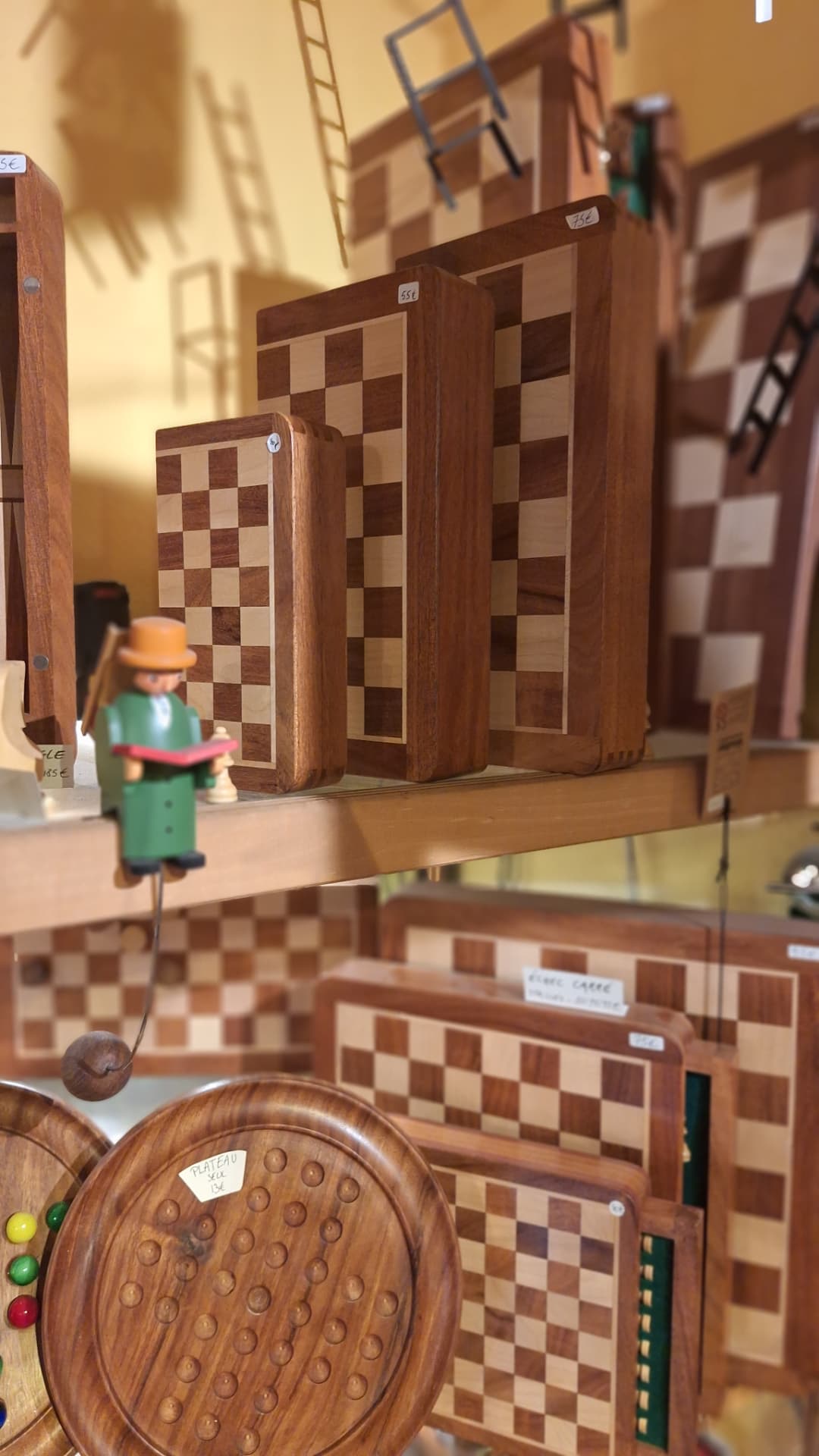 Jeux d'échecs et damiers en bois chez Luxiol