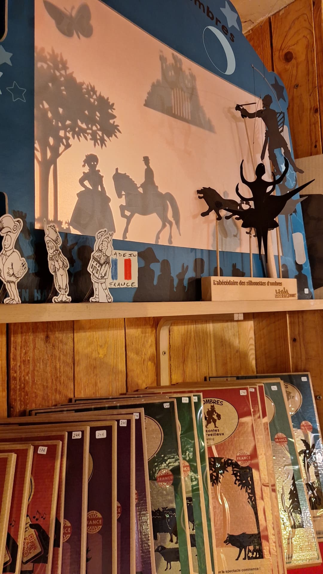 Théâtre d'ombres et silhouettes à monter chez Luxiol