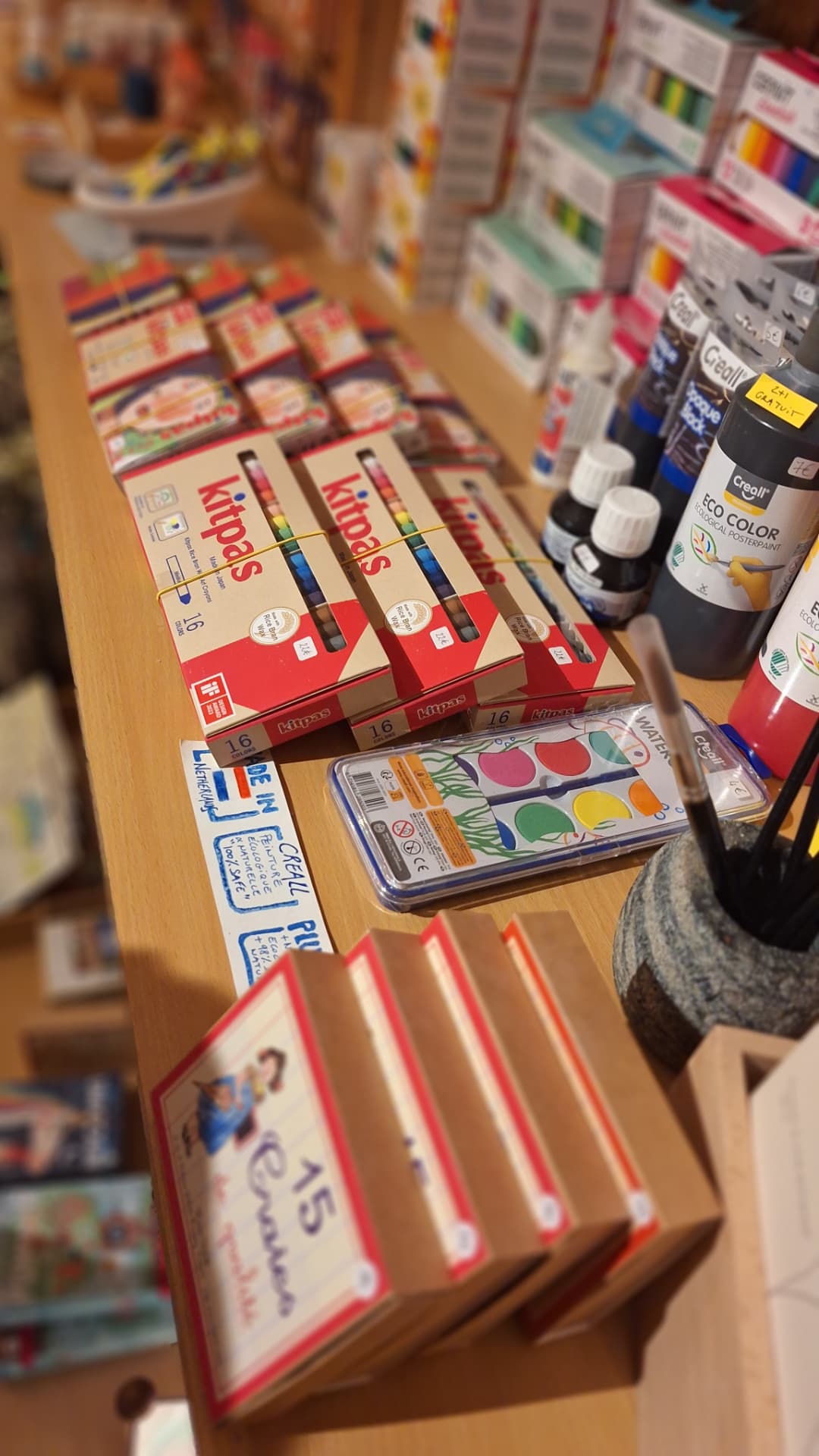 Crayons Kitpas, peintures Creall et matériel créatif chez Luxiol