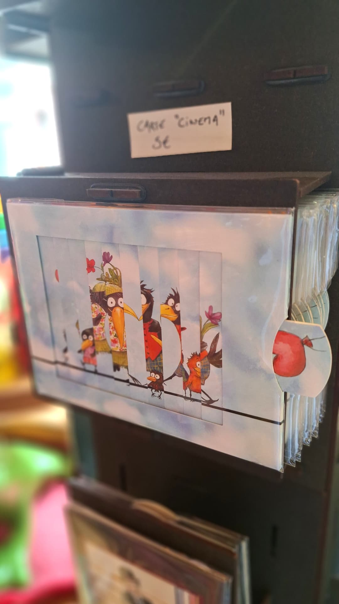 Carte cinéma animée avec une famille d'oiseaux chez Luxiol