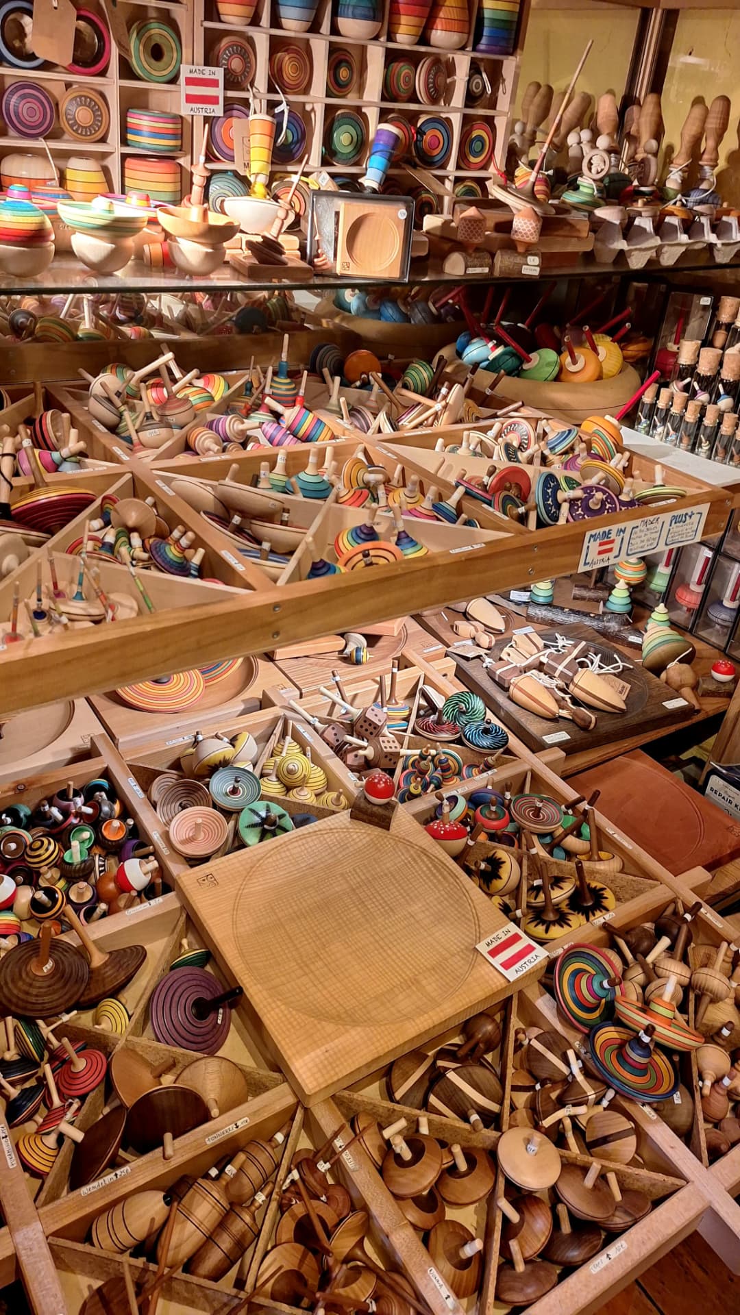 Grand rayon de toupies en bois Made in Austria chez Luxiol