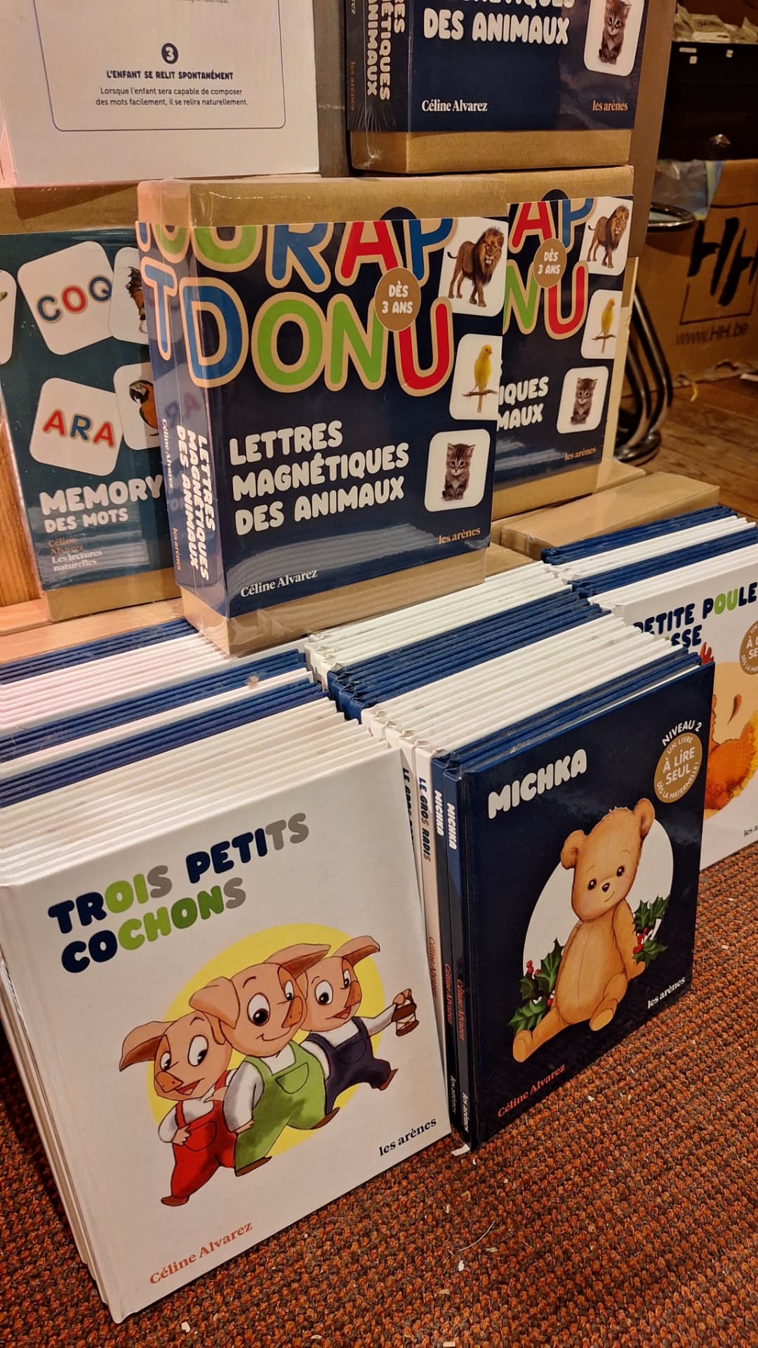 Livres de lecture Alvarez et coffrets de lettres magnétiques chez Luxiol