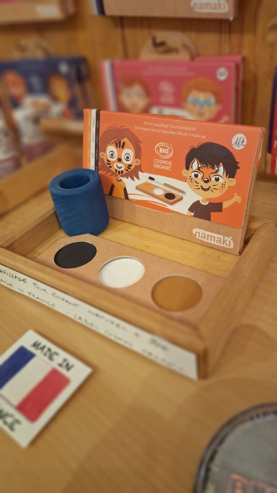 Kit de maquillage bio trois couleurs chez Luxiol