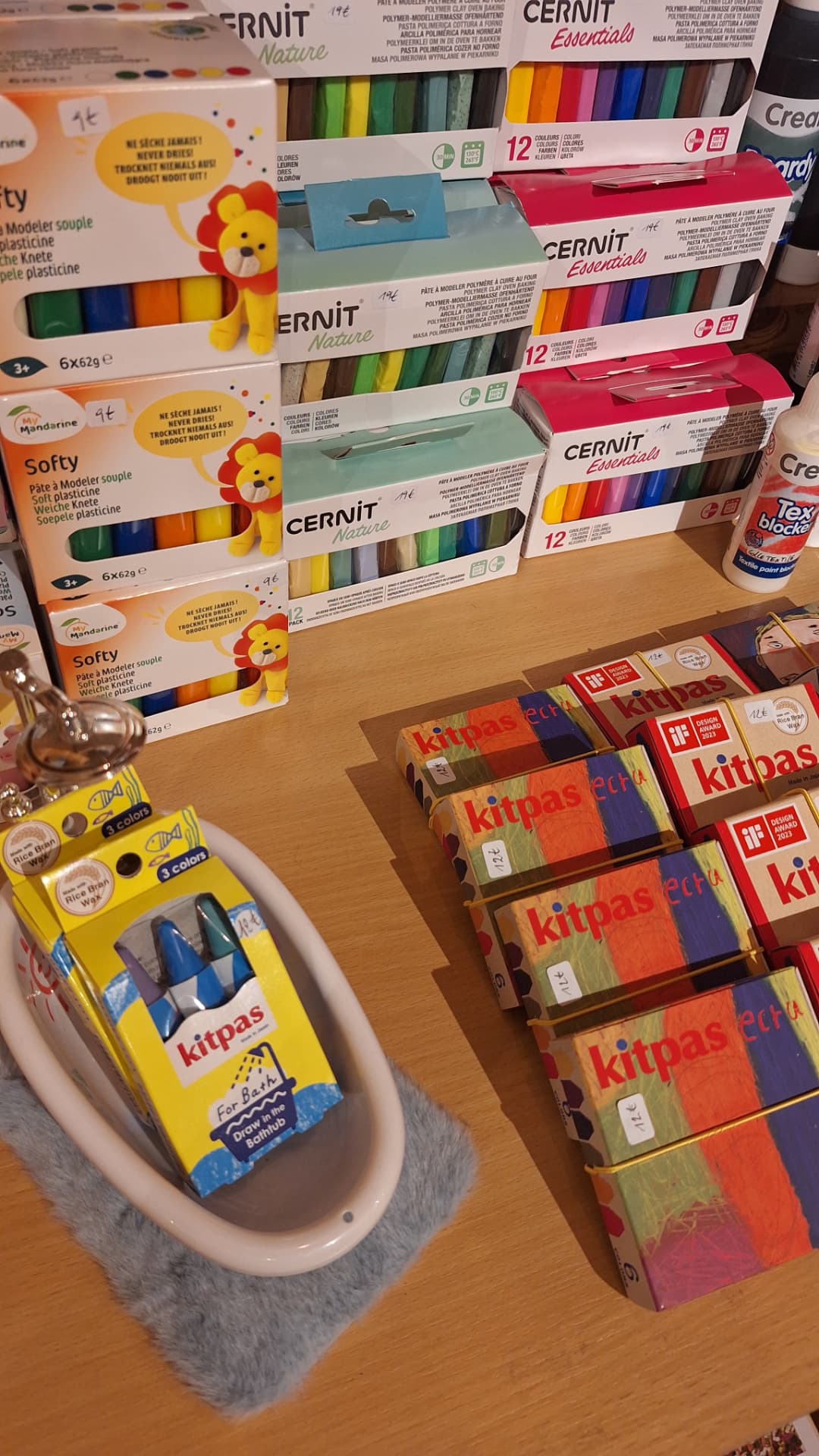 Pâtes à modeler Cernit et craies Kitpas chez Luxiol