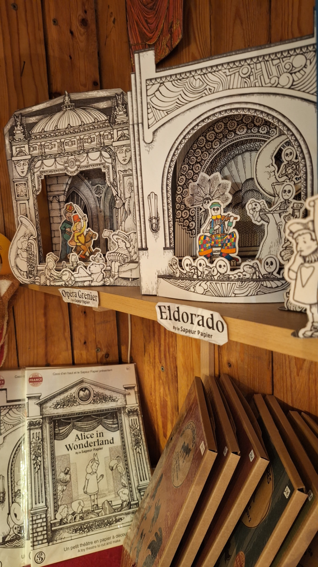 Théâtres et décors en papier à découper chez Luxiol