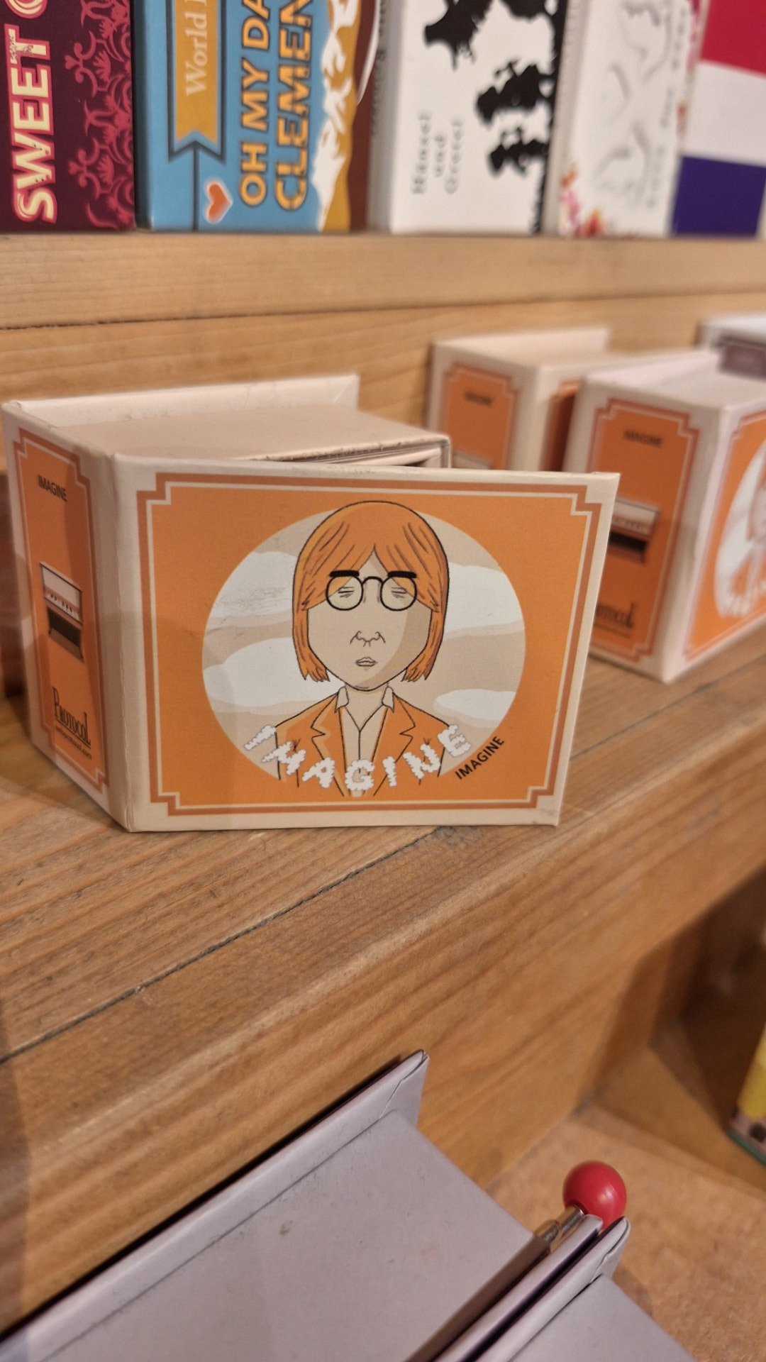 Petite boîte à musique illustrée Imagine chez Luxiol