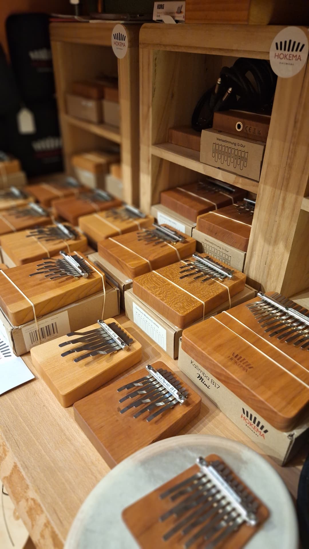 Collection de kalimbas Hokema en bois chez Luxiol