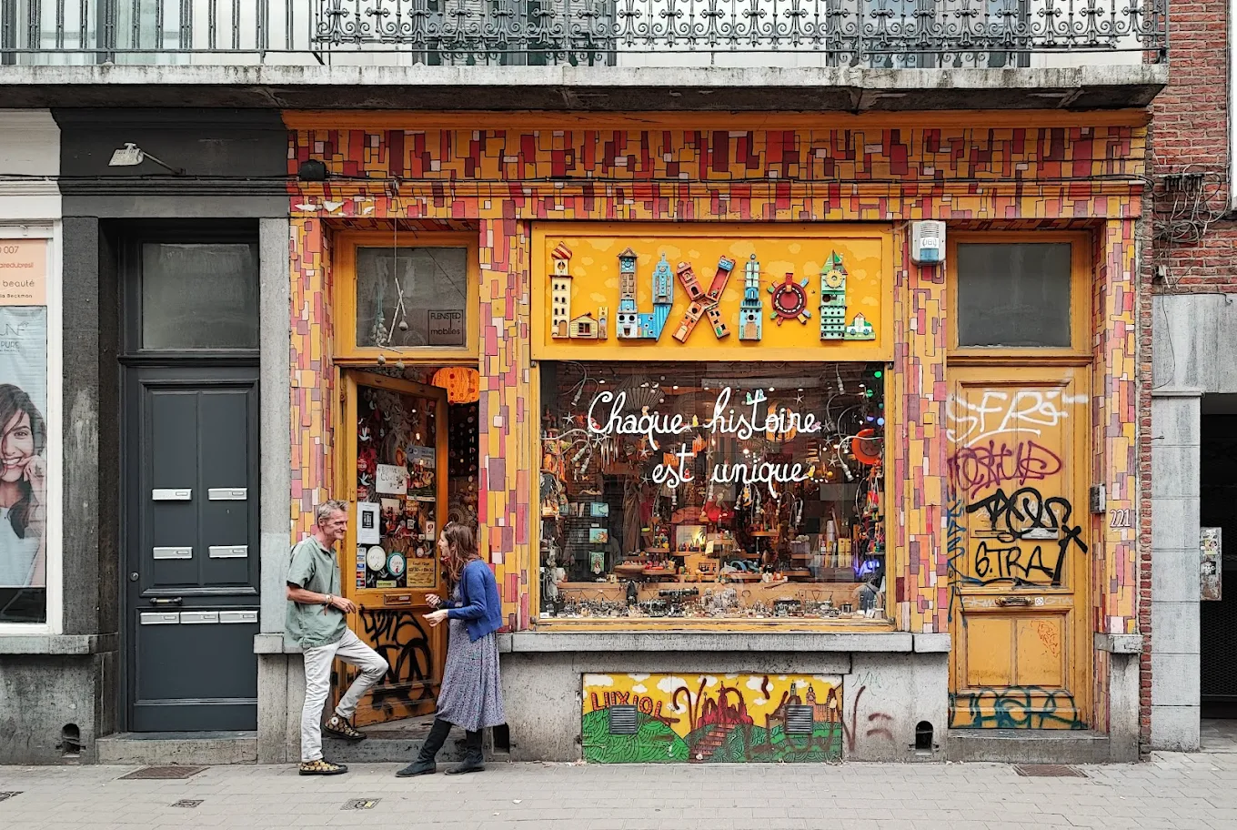 La devanture colorée de Luxiol au cœur d'Ixelles